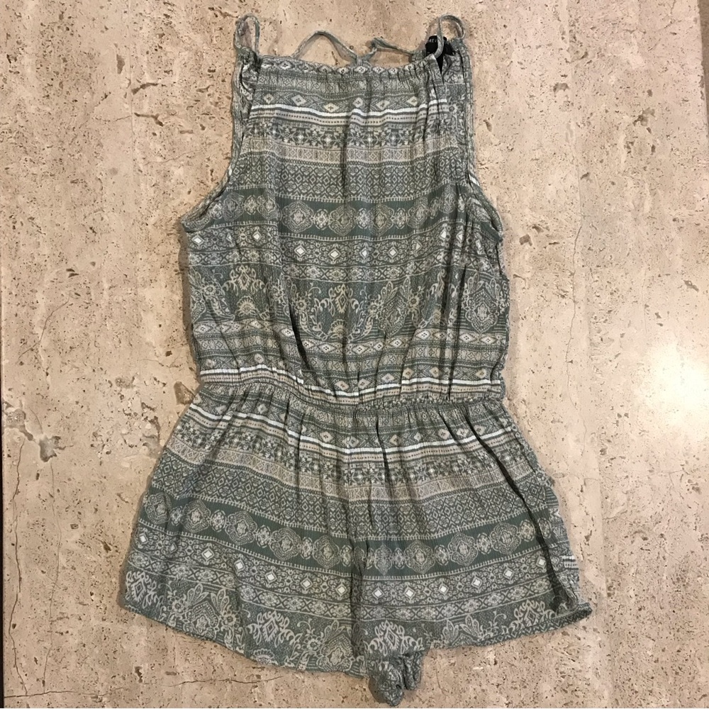 **3/$15** Forever 21 Green Tribal Print Romper Size Small